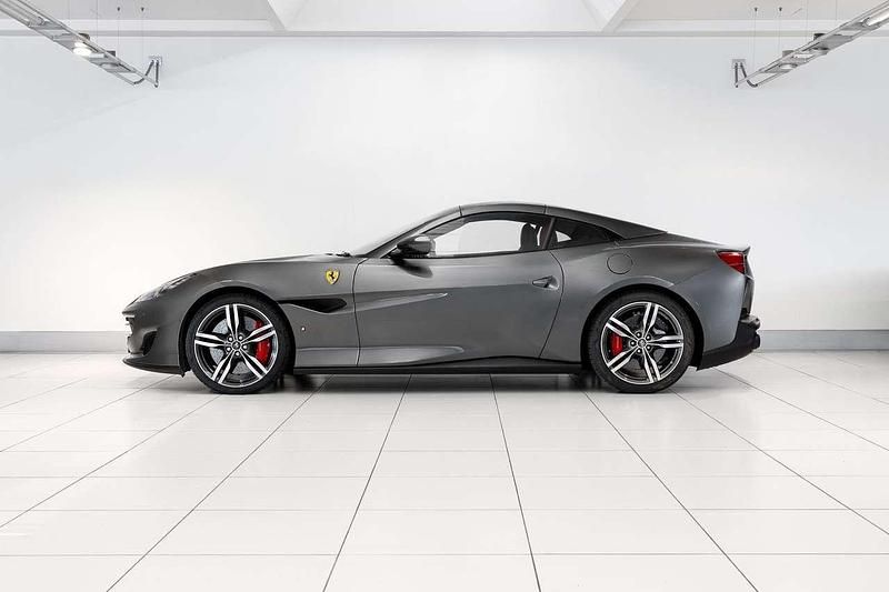 Usata Ferrari Portofino 600 CV (441 kW) 2019 Grigio Cabrio