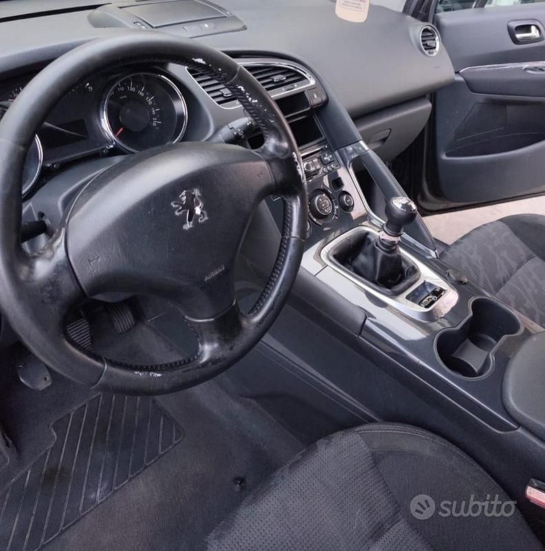 Usata Peugeot 3008 111 CV (81 kW) 2011 Grigio Station wagon
