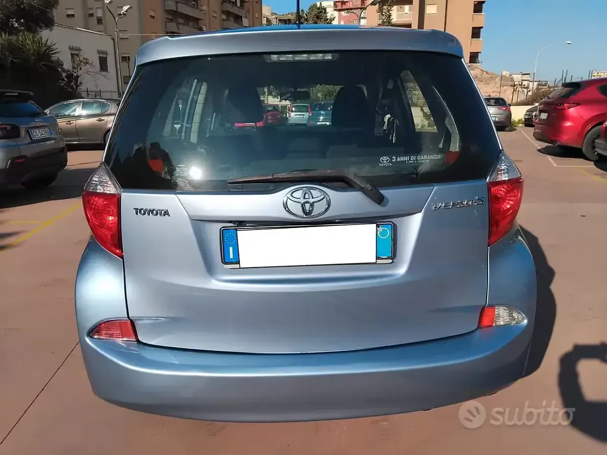 Usata Toyota Verso-S Active 99 CV (72 kW) 2011 Bluazzurro Monovolume