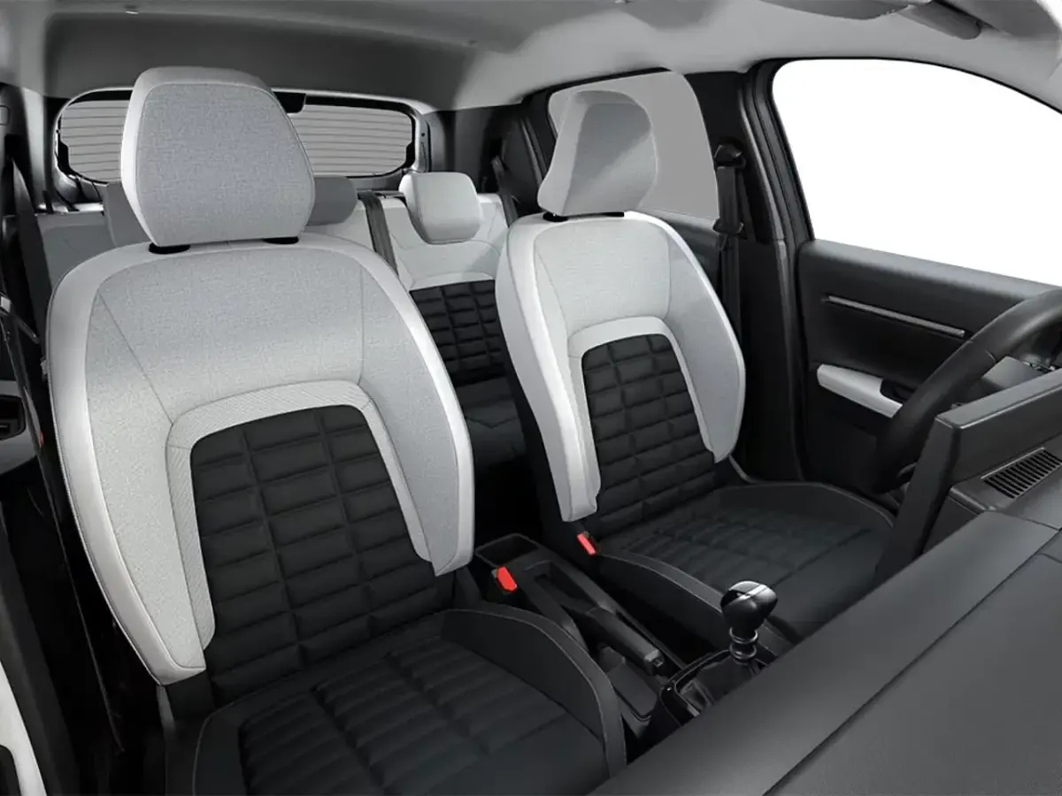 Usata Citroën C3 PureTech 110 CV (80 kW) 2024 Grigio Utilitaria