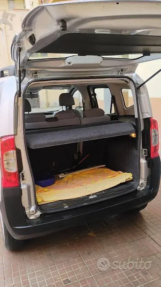 Usata Peugeot Bipper Outdoor 75 CV (55 kW) 2010 Grigio Monovolume