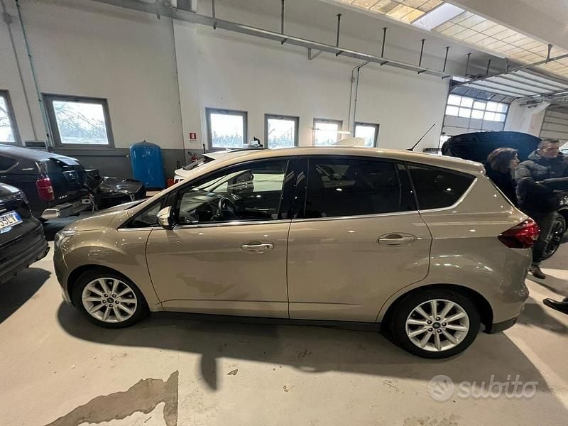 Usata Ford C-MAX Titanium X 125 CV (91 kW) 2015 Verde Monovolume