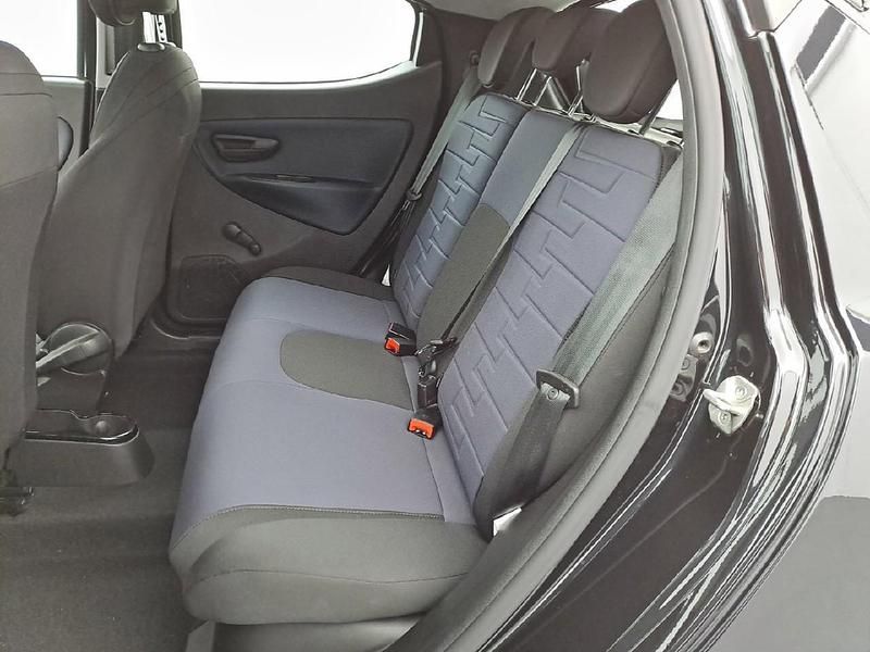 Usata Lancia Ypsilon 70 CV (51 kW) 2024 Nero Utilitaria