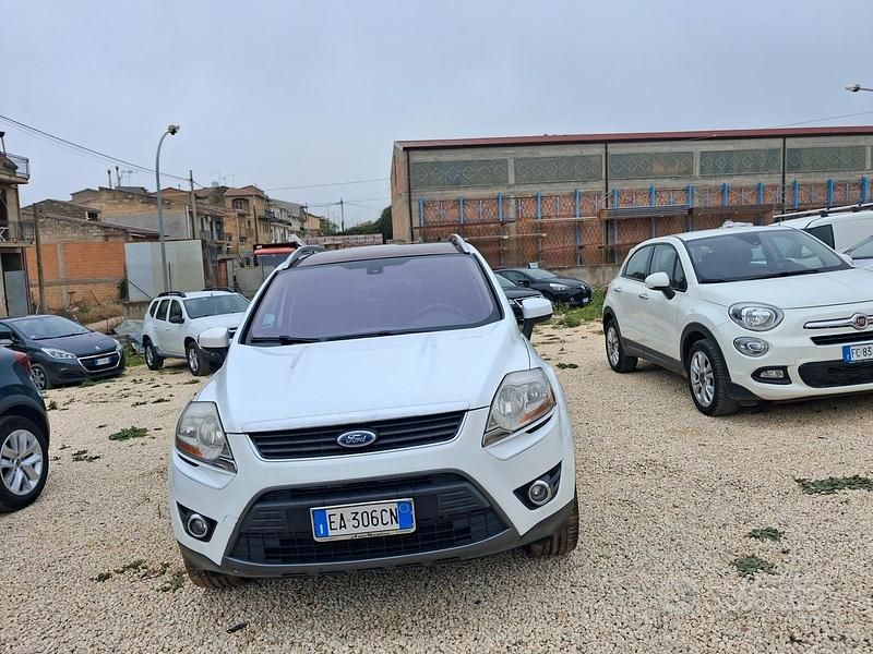 Usado Ford Kuga Titanium 136 CV (100 kW) 2010 Blanco SUV