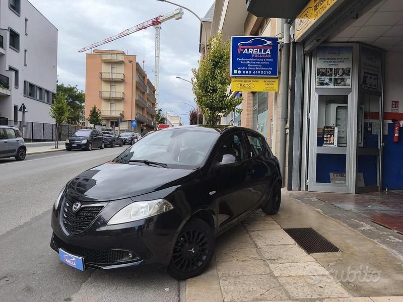 Usata Lancia Ypsilon S 95 CV (69 kW) 2015 Nero Utilitaria