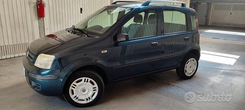 Usata Fiat Panda Active 60 CV (44 kW) 2010 Grigio Utilitaria