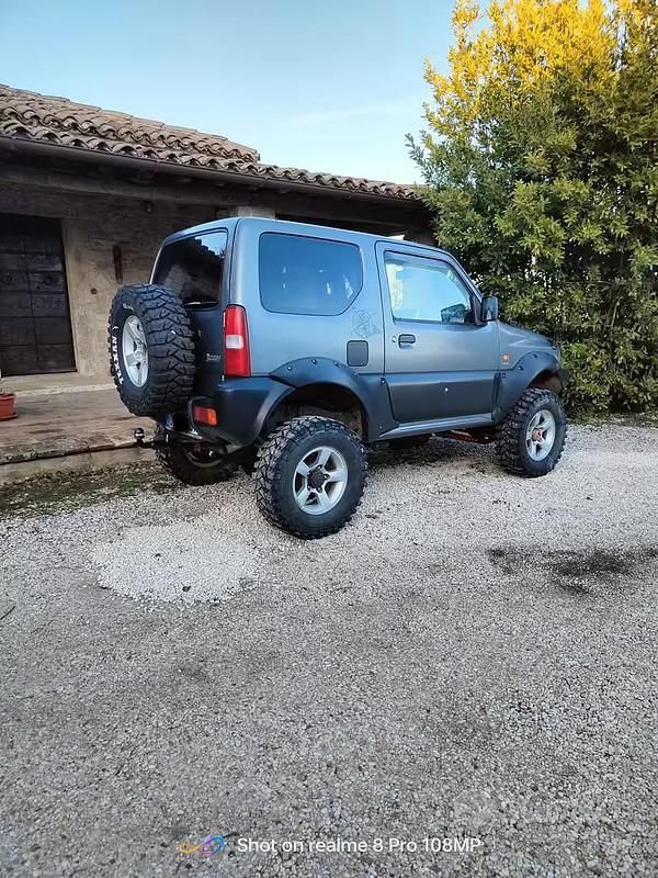 Usata Suzuki Jimny 457 CV (336 kW) 2007 SUV