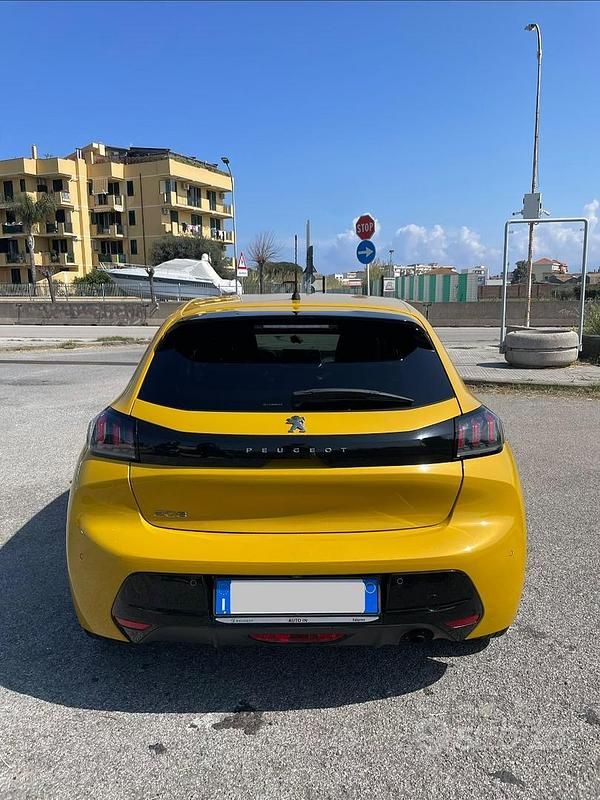 Usata Peugeot 208 Allure 100 CV (73 kW) 2020 Giallo Utilitaria