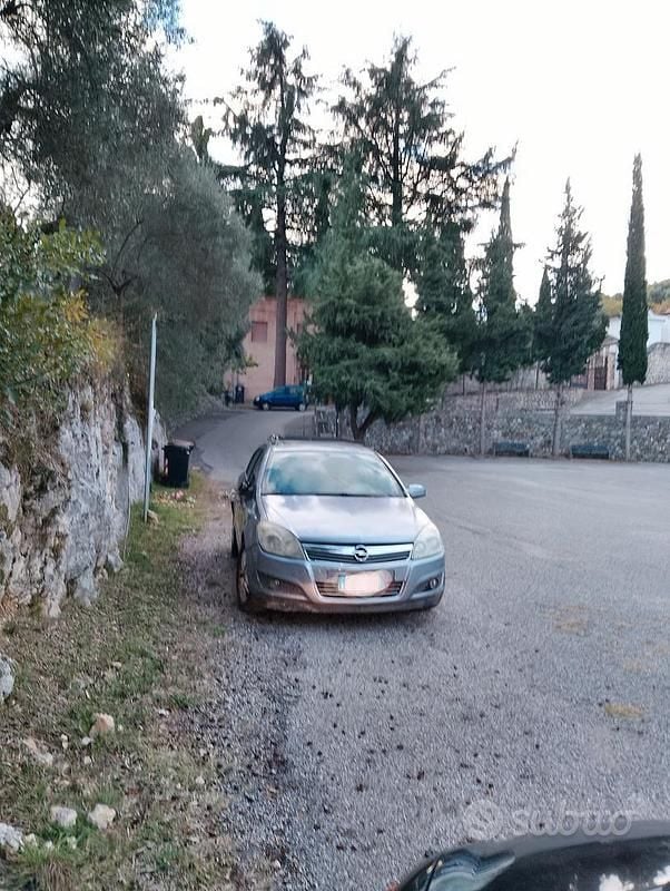 Usata Opel Astra 90 CV (66 kW) 2007 Grigio Berlina