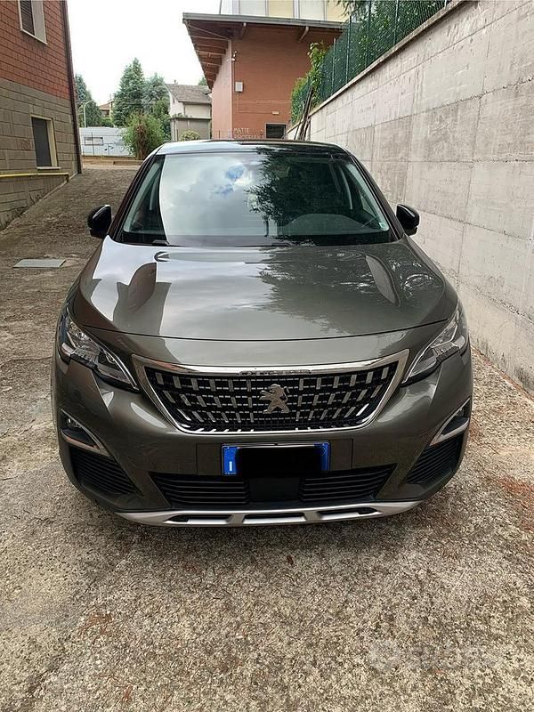 Usata Peugeot 3008 130 CV (95 kW) 2019 Verde SUV