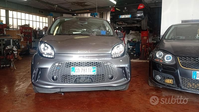 Usata Smart ForFour Electric Drive 41 kW (56 CV) 2021 Grigio Utilitaria