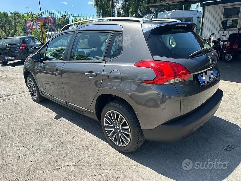 Usata Peugeot 2008 Allure 120 CV (88 kW) 2016 Marrone SUV