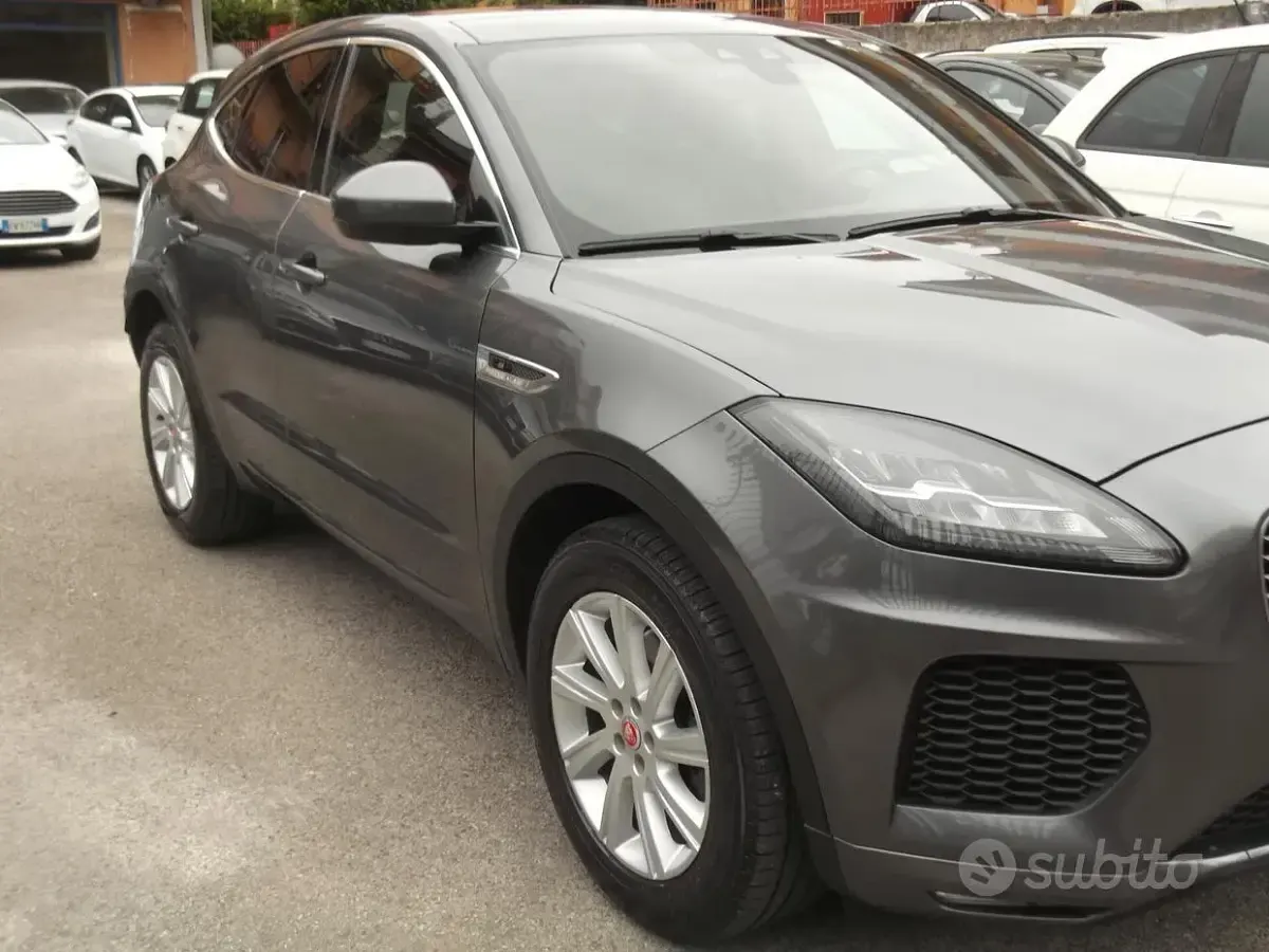Usata Jaguar E-Pace R-Dynamic 150 CV (110 kW) 2019 Grigio SUV