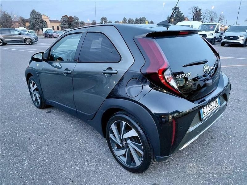 Usata Toyota Aygo X Limited 72 CV (52 kW) 2022 Verde SUV