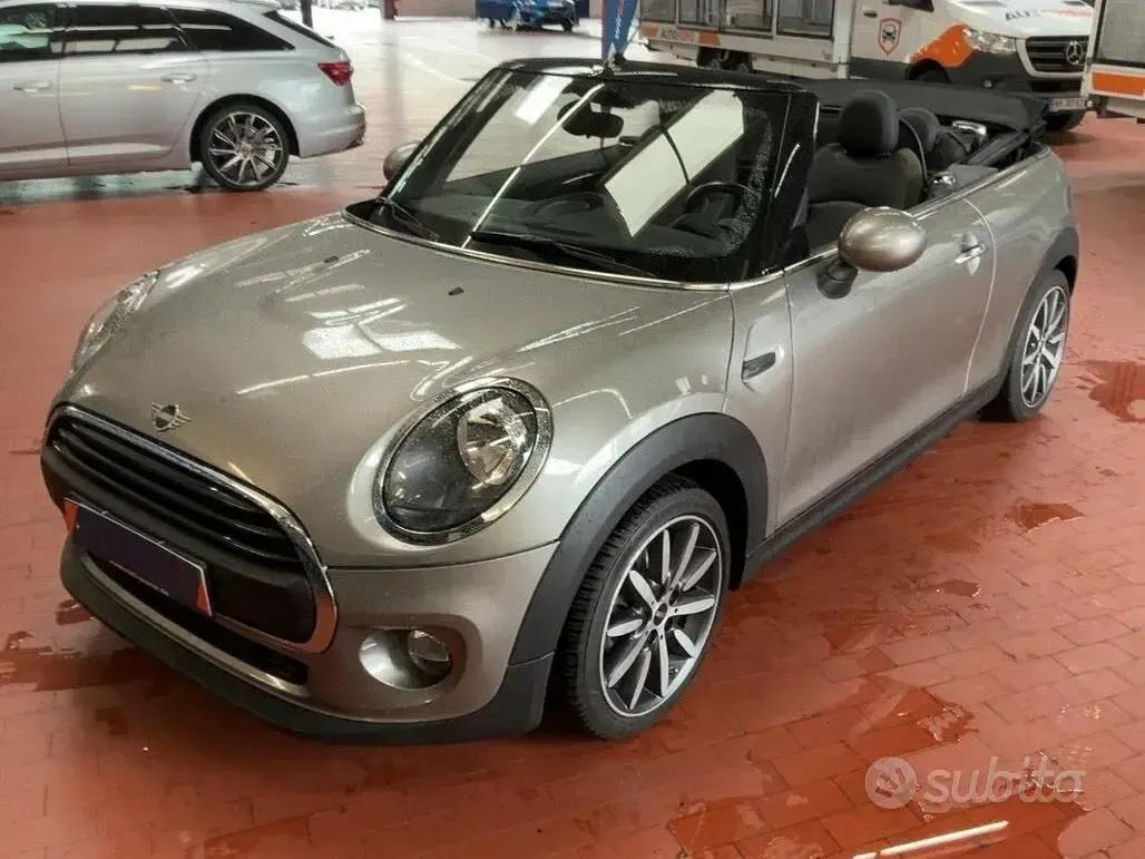 Usata Mini One Cabriolet 102 CV (75 kW) 2018 Cabrio