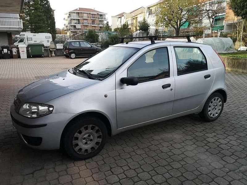 Usata Fiat Punto Active 60 CV (44 kW) 2009 Utilitaria