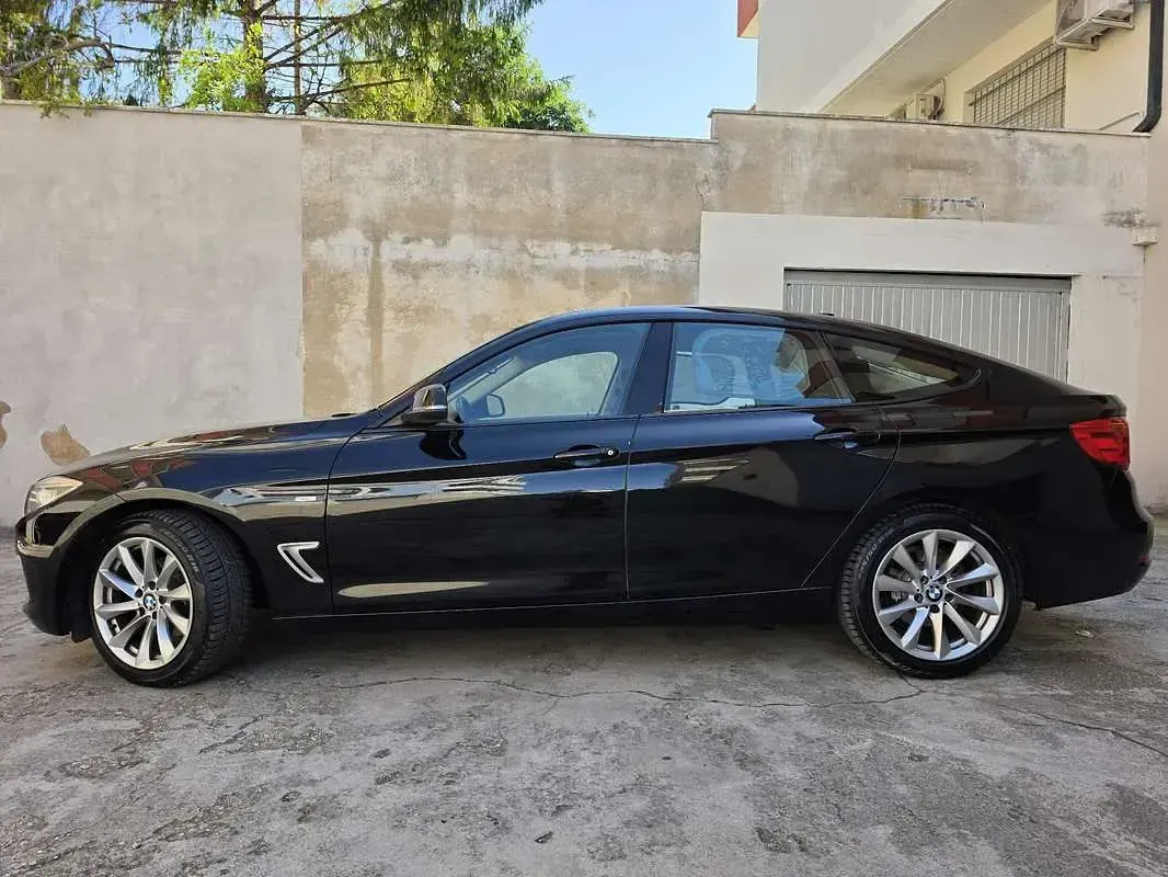 Usata BMW 320 Gran Turismo Efficient Dynamics 184 CV (135 kW) 2013 Nero Berlina