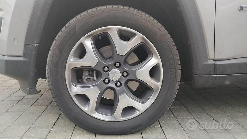 Usata Jeep Compass Limited 140 CV (102 kW) 2019 Grigio SUV