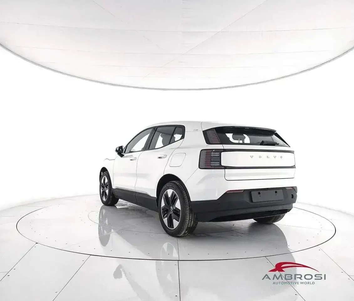 Nuova Volvo EX30 Single Motor Extended Range 200 kW (272 CV) 2025 Onyx black SUV
