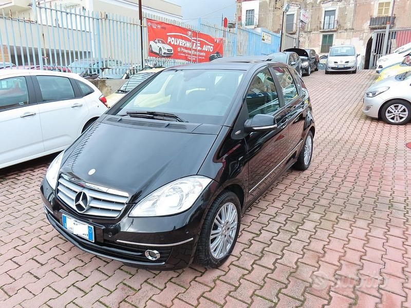 Usata Mercedes A180 Avantgarde 108 CV (79 kW) 2011 Nero Berlina