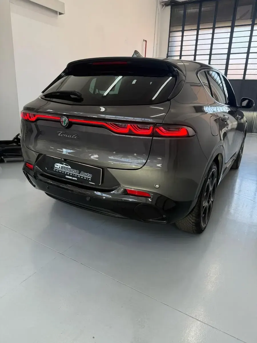 Usata Alfa Romeo Tonale Edizione Speciale 160 CV (117 kW) 2023 Grigio SUV
