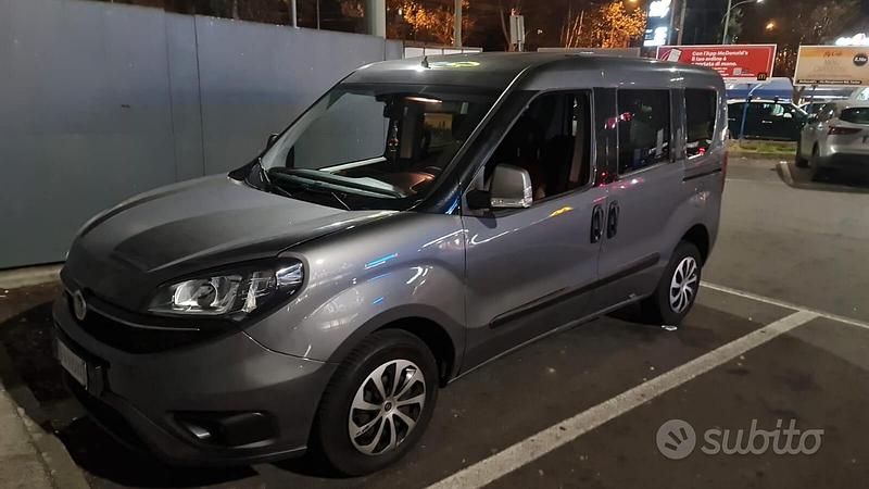 Grigio Usata 2018 Fiat Doblò Trekking Monovolume | 13.900 € (Buon prezzo) - Immagine 1/4