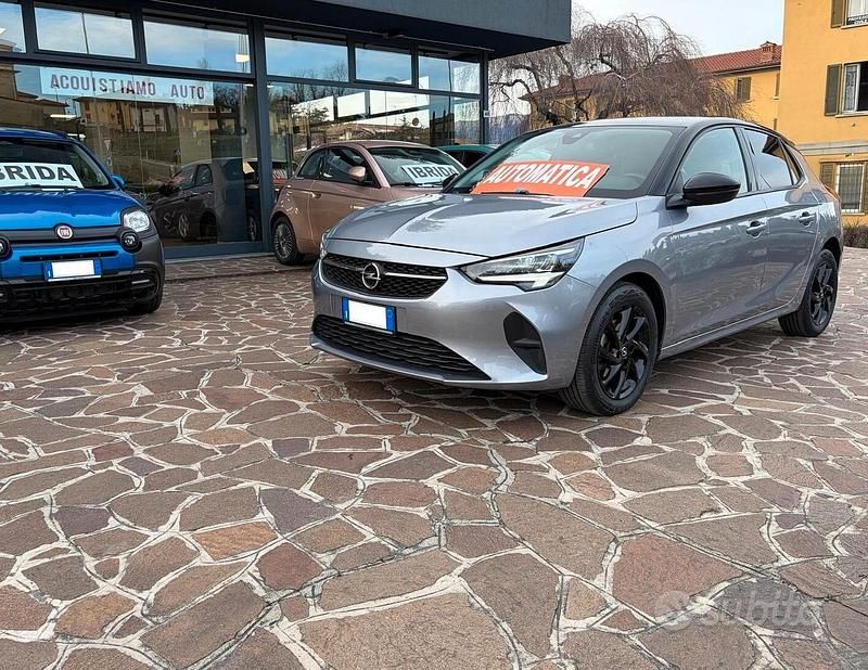 Usata Opel Corsa Design & Tech 100 CV (73 kW) 2022 Grigio Utilitaria