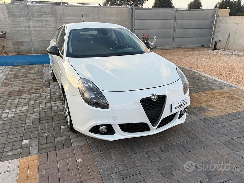 Usata Alfa Romeo Giulietta Progression 120 CV (88 kW) 2015 Bianco Berlina