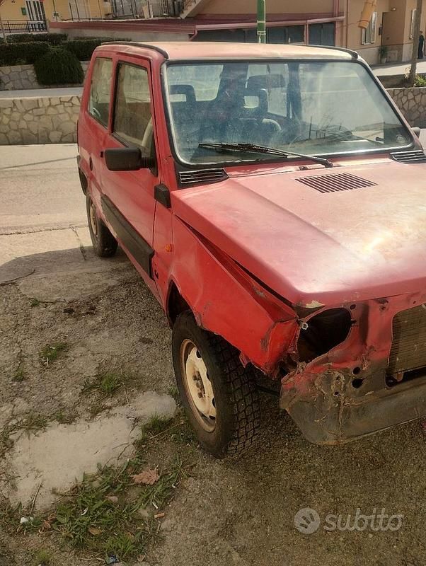 Usata Fiat Panda 4x4 50 CV (36 kW) 1986 Rosso Utilitaria