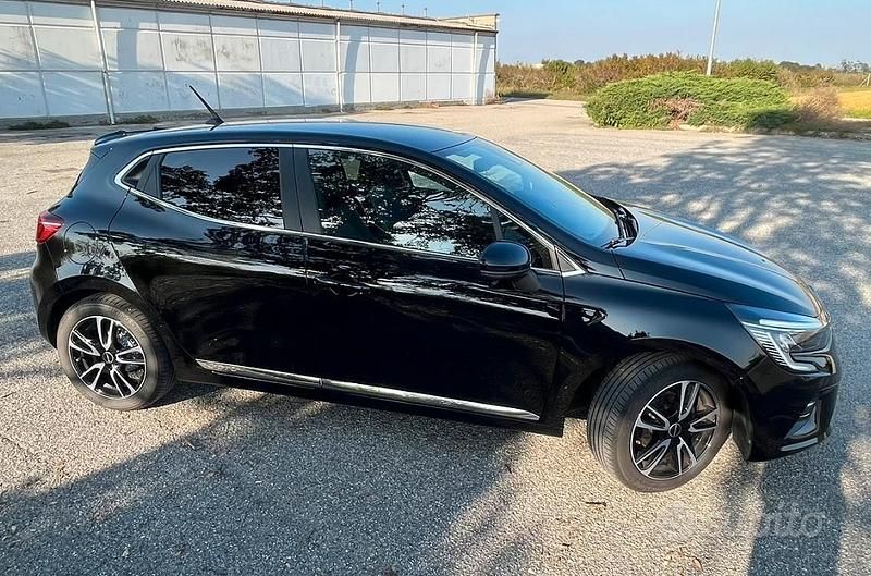 Usata Renault Clio V Intens 101 CV (74 kW) 2022 Nero Berlina