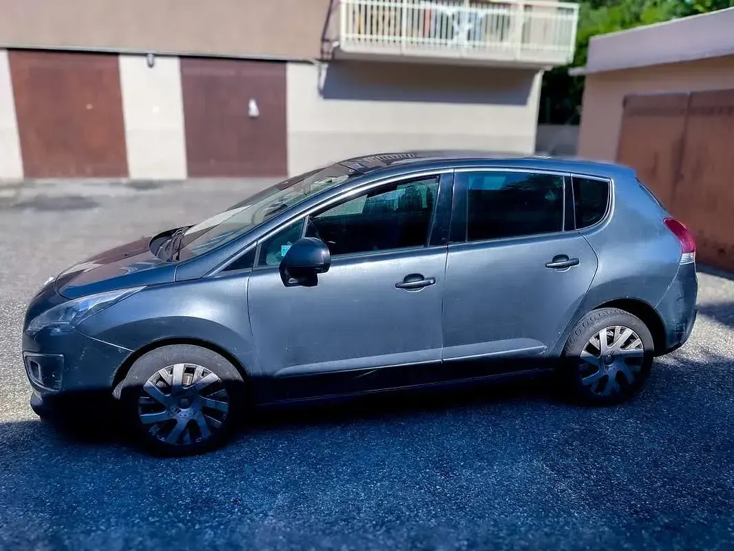 Usata Peugeot 3008 Active 120 CV (88 kW) 2016 Grigio Monovolume
