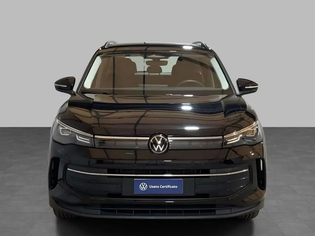 Usata VW Tiguan Life 150 CV (110 kW) 2025 Grenadill black metallizzato SUV