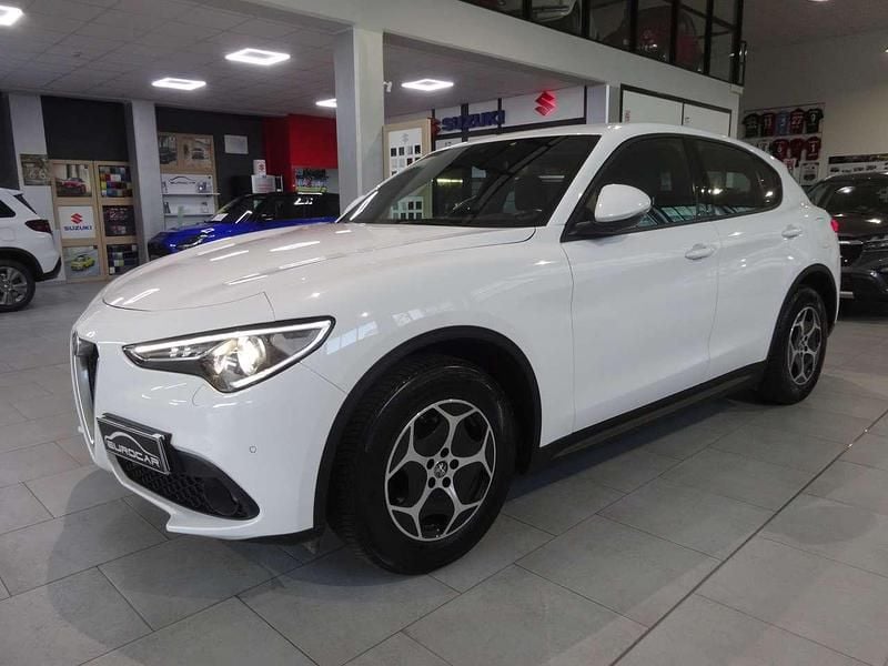 Usata Alfa Romeo Stelvio Business 190 CV (139 kW) 2022 Bianco SUV