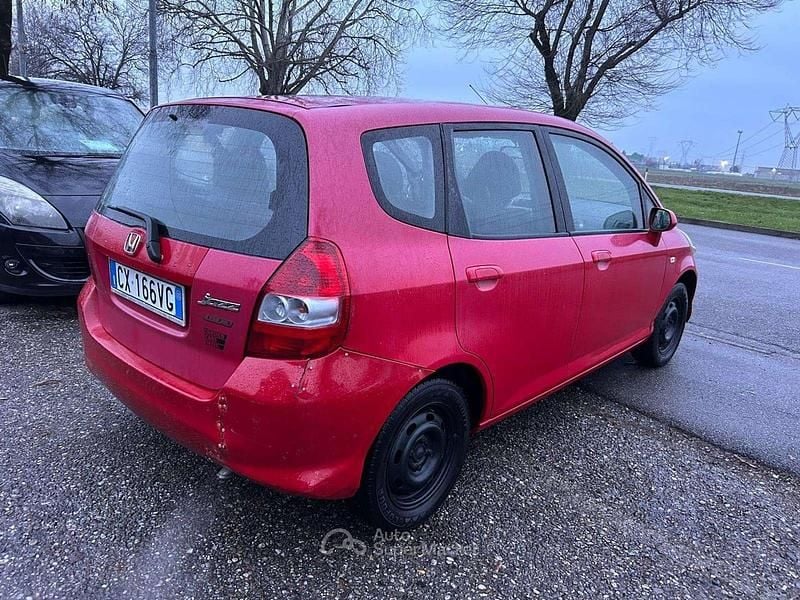 Usata Honda Jazz S 77 CV (56 kW) 2005 Rosso Utilitaria