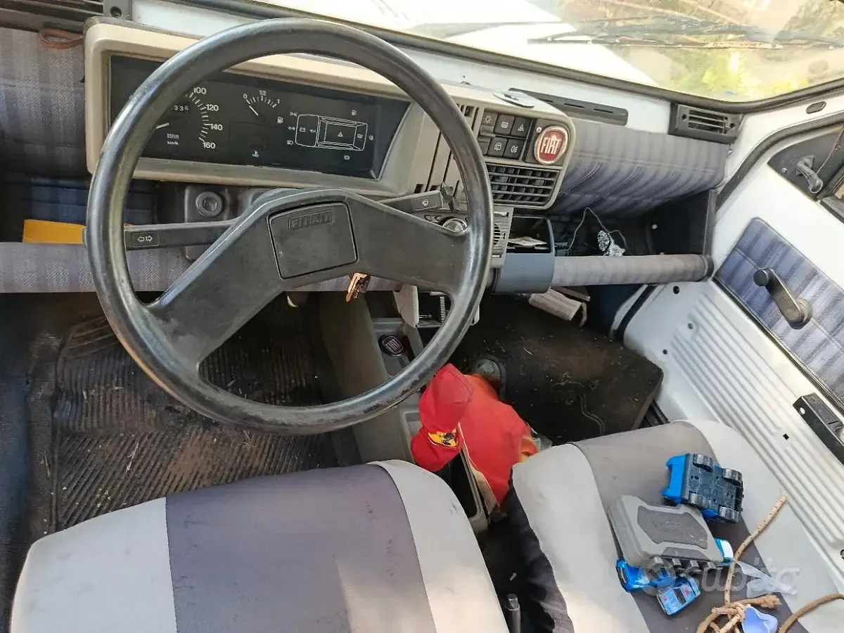 Usata Fiat 750 34 CV (25 kW) 1990 Berlina