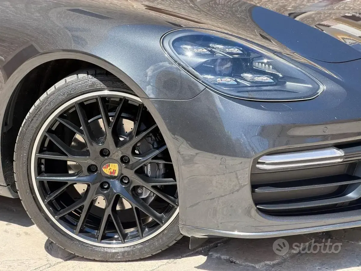 Usata Porsche Panamera Chrono 330 CV (242 kW) 2018 Grigio Berlina