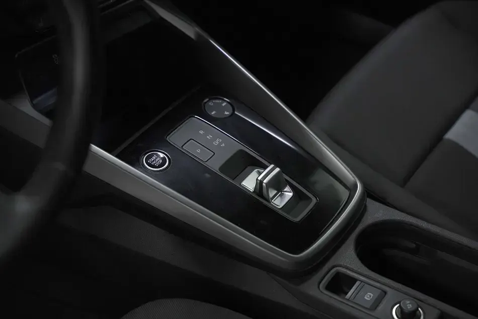Usata Audi A3 S-Line 150 CV (110 kW) 2020 Blu navarra metallizzato Berlina