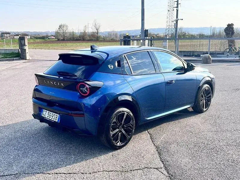 Nuova Lancia Ypsilon 101 CV (74 kW) 2025 Bluazzurro Utilitaria