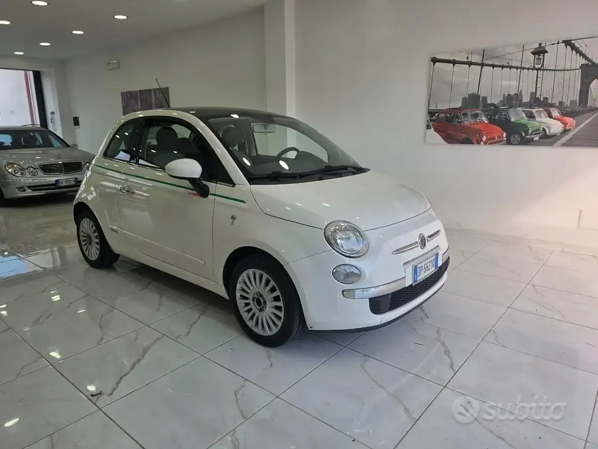 Usata Fiat 500 Lounge 69 CV (50 kW) 2008 Bianco Utilitaria
