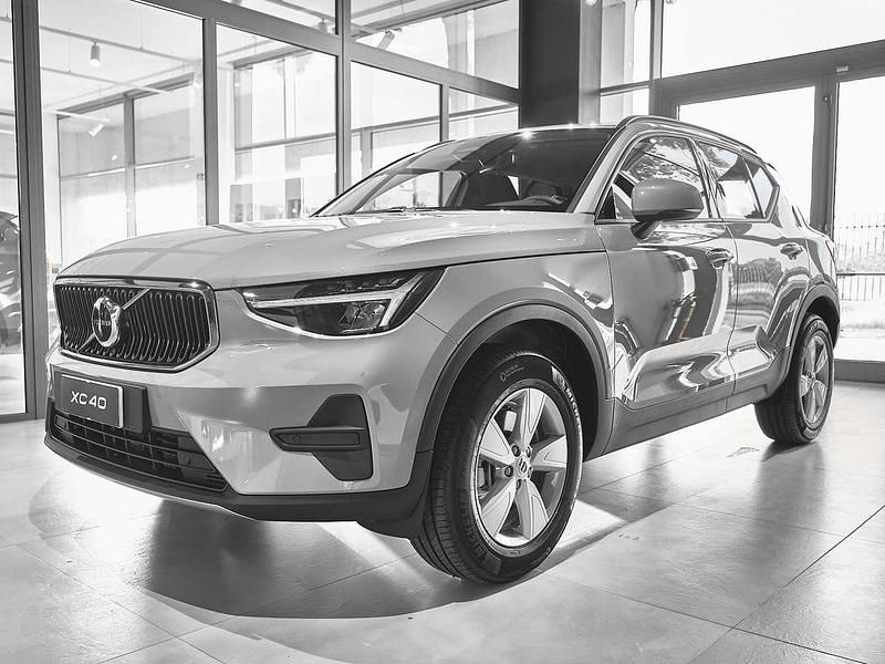 Nuova Volvo XC40 163 CV (119 kW) 2026 Cloud blue SUV