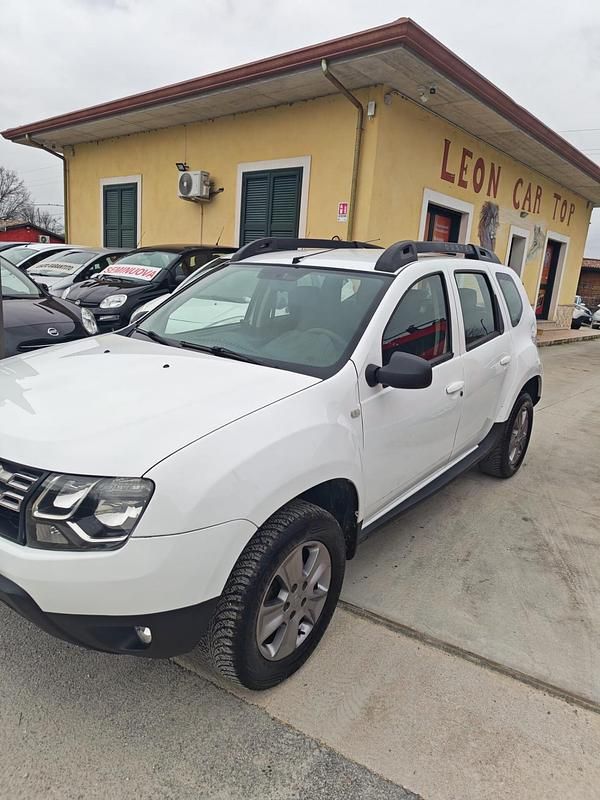 Usata Dacia Duster Lauréate 110 CV (80 kW) 2014 Bianco SUV