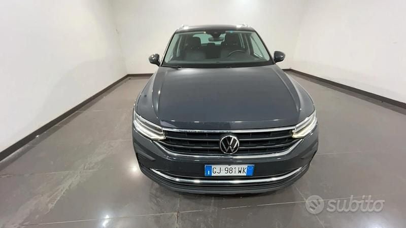 Usata VW Tiguan Life 122 CV (89 kW) 2022 Grigio SUV
