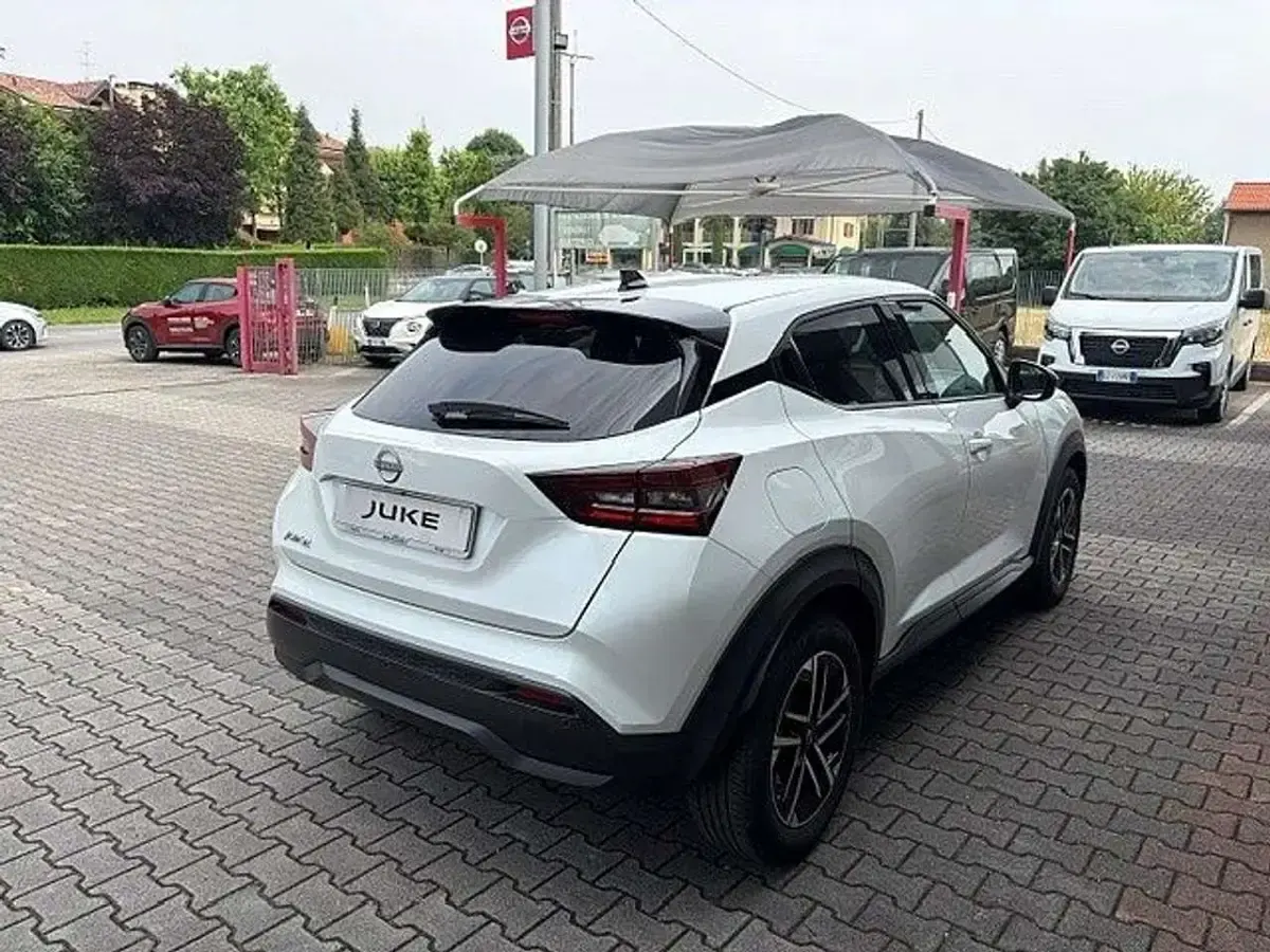 Usata Nissan Juke N-Connecta 114 CV (83 kW) 2024 Bianco perla SUV