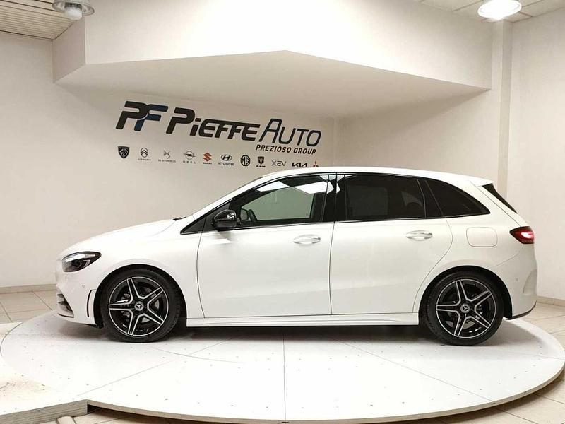 Usata Mercedes B180 AMG Line Premium 116 CV (85 kW) 2023 Bianco Monovolume