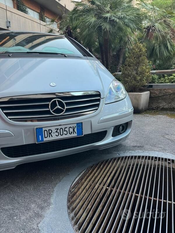 Usata Mercedes 180 2008 Grigio Berlina