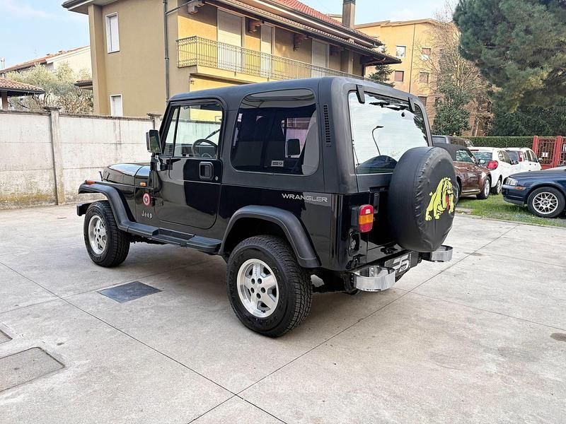 Usata Jeep Wrangler 184 CV (135 kW) 1996 Nero SUV