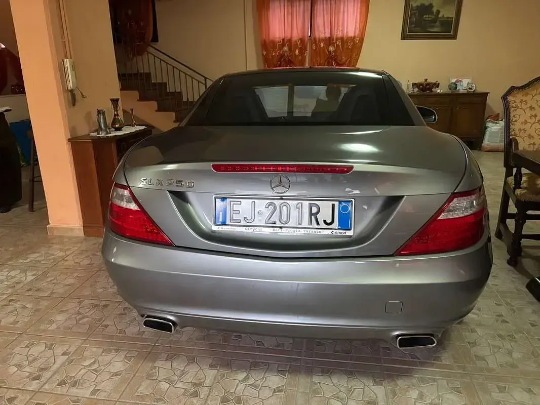 Usata Mercedes SLK250 204 CV (150 kW) 2011 Argento Cabrio