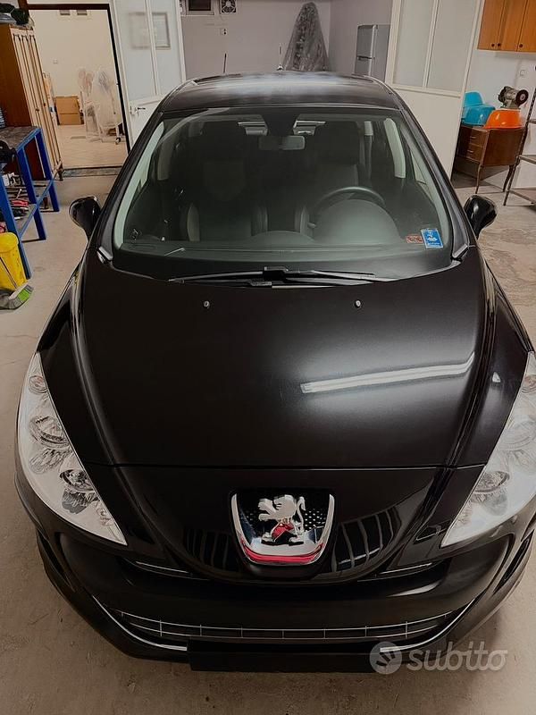 Usata Peugeot 308 90 CV (66 kW) 2008 Nero Berlina