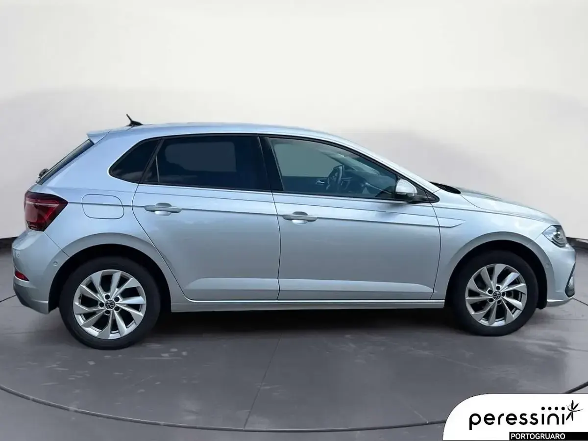 Usata VW Polo Style 95 CV (69 kW) 2023 Argento Utilitaria