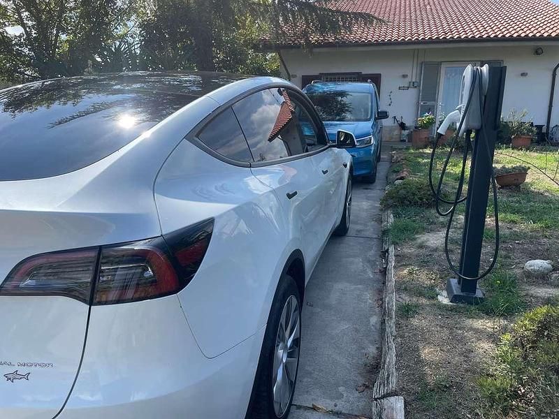 Usata Tesla Model Y 152 kW (208 CV) 2023 Bianco SUV